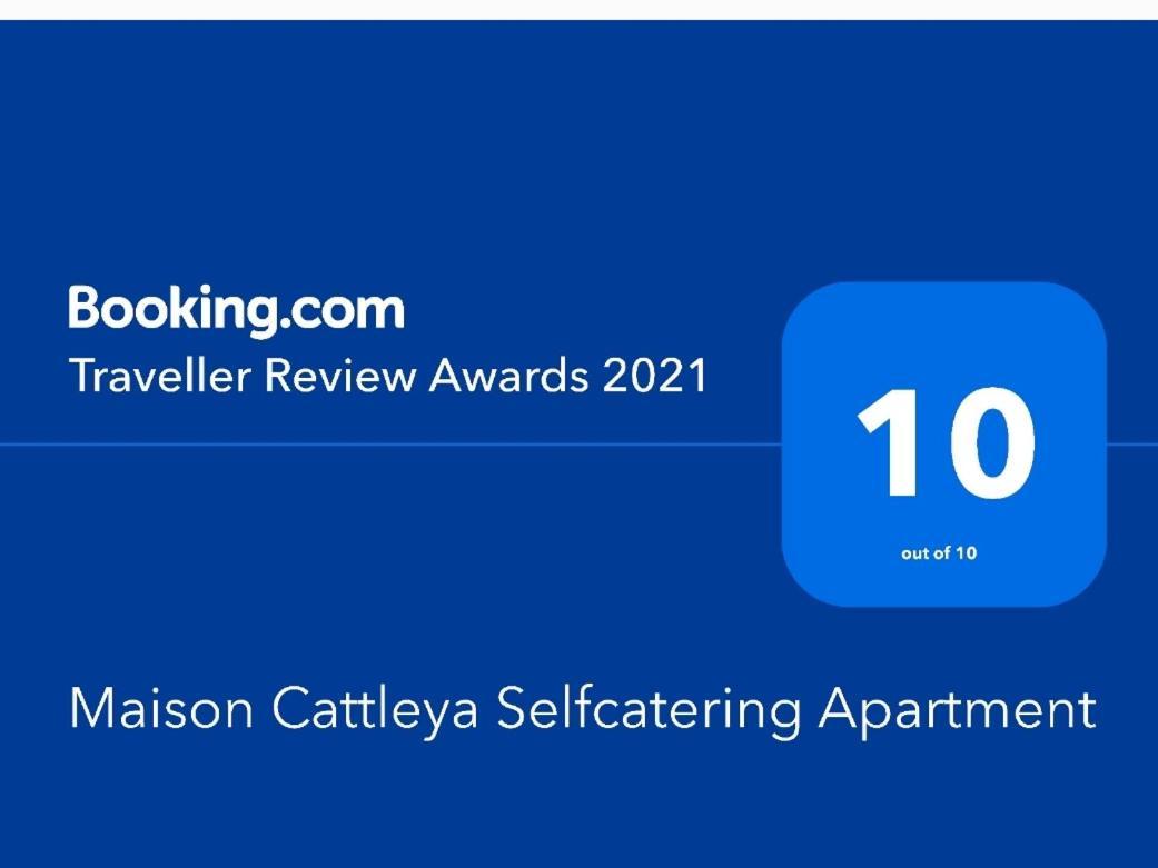 Maison Cattleya Selfcatering Apartment อองซ์รอแยล ภายนอก รูปภาพ