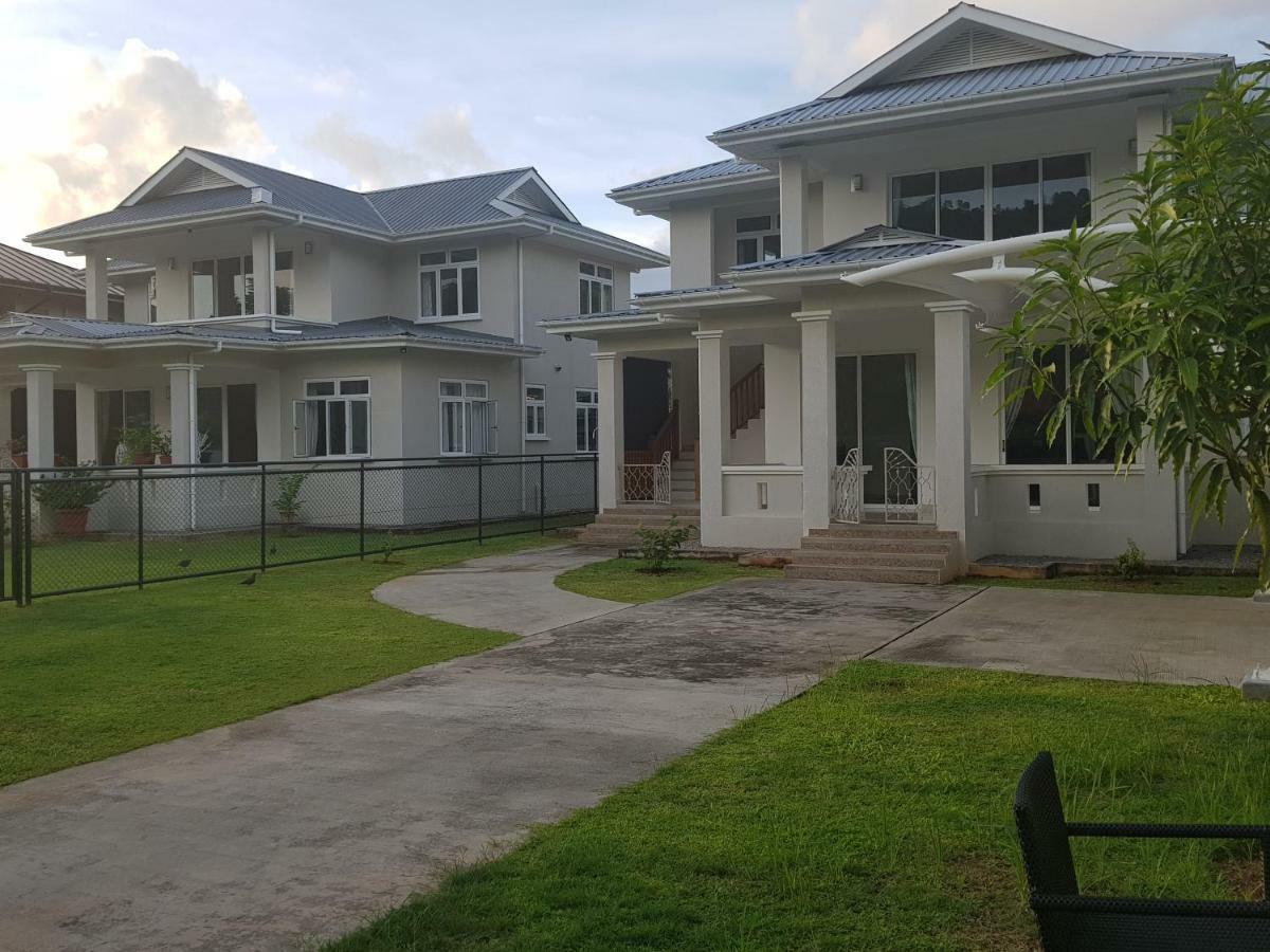 Maison Cattleya Selfcatering Apartment อองซ์รอแยล ภายนอก รูปภาพ