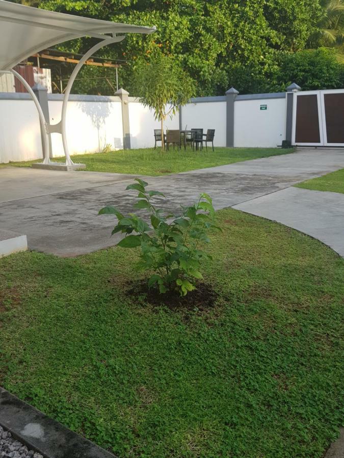 Maison Cattleya Selfcatering Apartment อองซ์รอแยล ภายนอก รูปภาพ