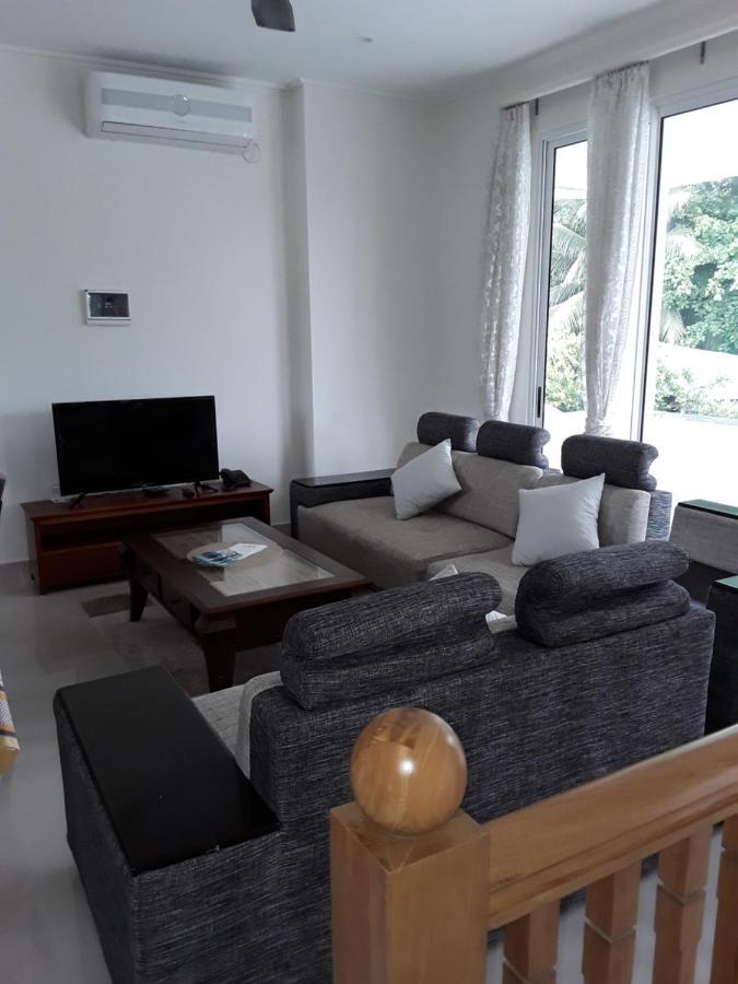 Maison Cattleya Selfcatering Apartment อองซ์รอแยล ภายนอก รูปภาพ
