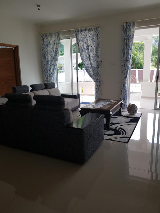 Maison Cattleya Selfcatering Apartment อองซ์รอแยล ภายนอก รูปภาพ